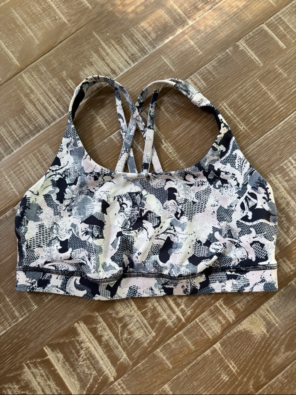 Lululemon Print Strappy Energy Sports Bra Navy White 8
